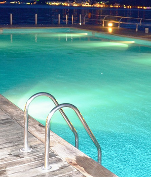 Hovedbilde BASSENGBELYSNING