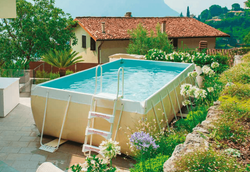 POP! FRA PISCINE LAGHETTO